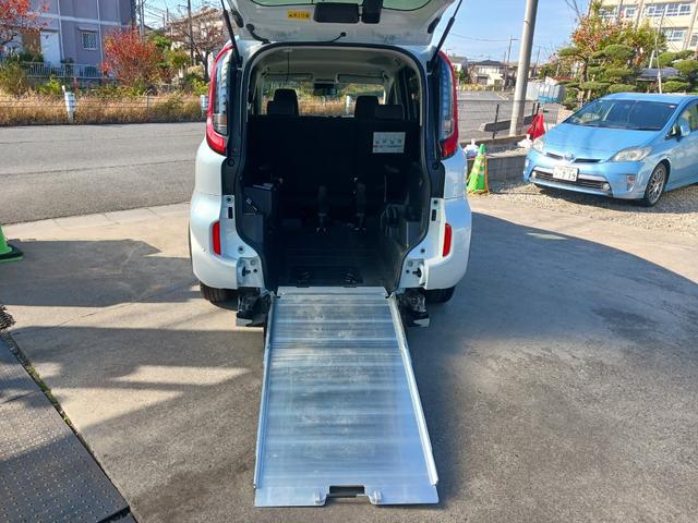 シエンタ ハイブリッドＺ　福祉車両　スローパー　電動固定　電動ウインチ　後席付５人乗り　ナビ　ＴＶ　ＥＴＣ　ＢＴ　全方位カメラ　フォグ　アルミ　衝突軽減　トヨタチームメイト（23枚目）