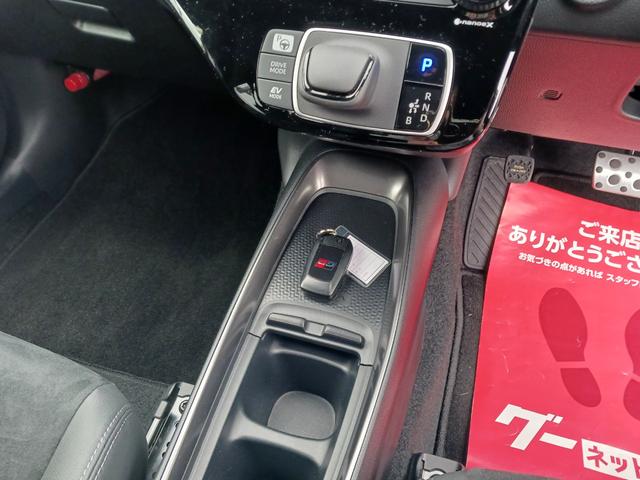 アクア ＧＲスポーツ　専用エアロ　アルミ　ナビ　ＴＶ　ＥＴＣ　ＢＴ　全方位カメラ　ＢＳＭ　トヨタチームメイト　ワンオーナー車（8枚目）