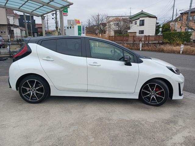 アクア ＧＲスポーツ　専用エアロ　アルミ　ナビ　ＴＶ　ＥＴＣ　ＢＴ　全方位カメラ　ＢＳＭ　トヨタチームメイト　ワンオーナー車（18枚目）