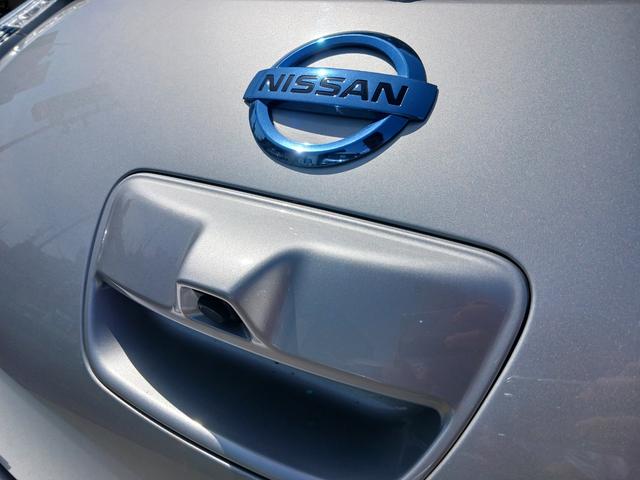 リーフ 　Ｘ（３０ｋｗｈ）　エマブレ付　福祉車両　ＡＰドライブ　車椅子収納オートボックス　ナビ　ＴＶ　ＥＴＣ　ＢＴ　Ｂカメラ　ドラレコ付　ワンオーナー　１１セグ（17枚目）