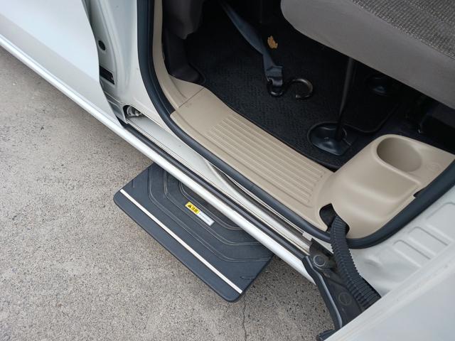 Ｎ－ＢＯＸ 　福祉車両　スローパー　電動ウインチ　後部座席付　左オートステップ　プッシュスタート　スマートキー　前後ソナー　ＬＥＤヘッドライト（9枚目）