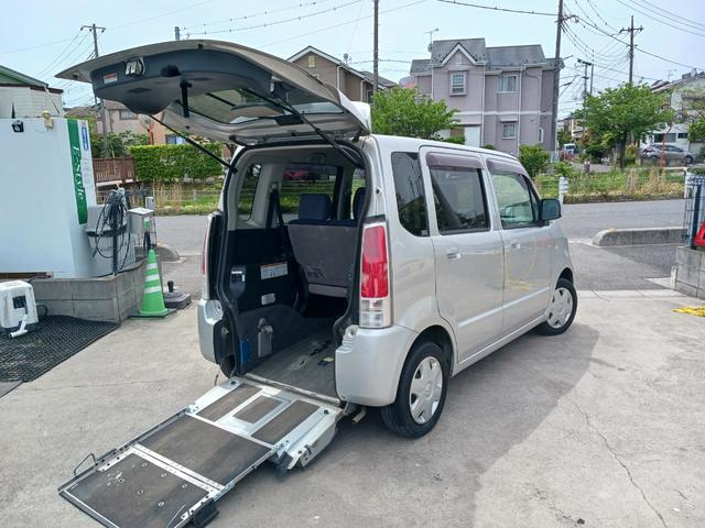 ワゴンＲ 　福祉車両　スローパー　電動固定式　後部座席付　タイミングチェーン車両（11枚目）