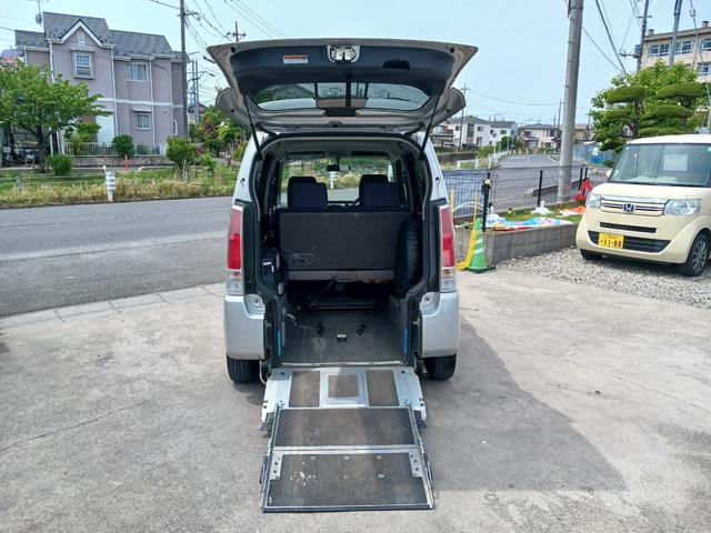 ワゴンＲ 　福祉車両　スローパー　電動固定式　後部座席付　タイミングチェーン車両（12枚目）