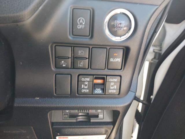 ヴォクシー Ｘ　福祉車両　車いす仕様車スロープ　タイプ２　サードシート付　４ＷＤ　スマートキー　９インチナビ　ＴＶ　ＥＴＣ　ＢＴ　Ｂカメラ　ＦＤ１２．１モニター　両側ＰＳＤ　軽減ブレーキ付（8枚目）
