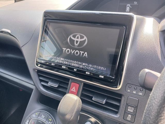 ヴォクシー Ｘ　福祉車両　車いす仕様車スロープ　タイプ２　サードシート付　４ＷＤ　スマートキー　９インチナビ　ＴＶ　ＥＴＣ　ＢＴ　Ｂカメラ　ＦＤ１２．１モニター　両側ＰＳＤ　軽減ブレーキ付（12枚目）