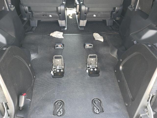 ヴォクシー Ｘ　福祉車両　車いす仕様車スロープ　タイプ２　サードシート付　４ＷＤ　スマートキー　９インチナビ　ＴＶ　ＥＴＣ　ＢＴ　Ｂカメラ　ＦＤ１２．１モニター　両側ＰＳＤ　軽減ブレーキ付（18枚目）