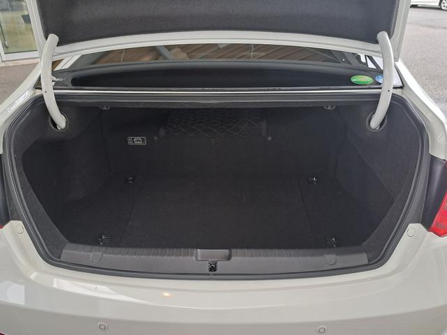 レジェンド ハイブリッドＥＸ　サンルーフ　本革シート　電動シート　シートエアコン　純正ナビゲーション　フルセグＴＶ　Ｂｌｕｅｔｏｏｔｈ接続　マルチビューカメラ　ＥＴＣ　ＬＥＤヘッドライト　ブラインドスポットモニター　４ＷＤ　ＵＳＢ（18枚目）