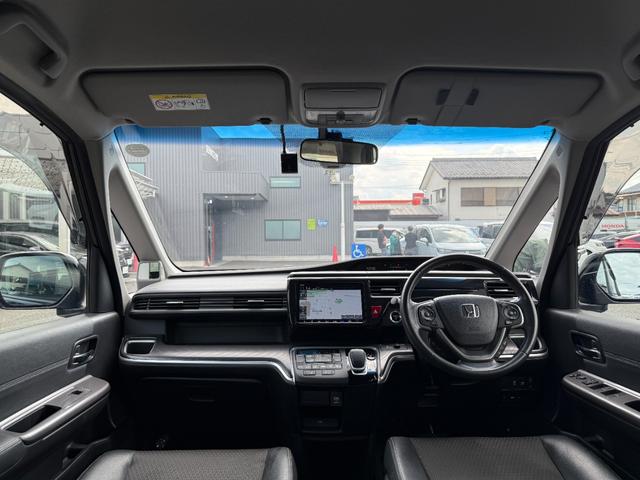 ステップワゴンスパーダ スパーダハイブリッドＧ・ＥＸホンダセンシング　純正メモリーナビゲーション　フルセグＴＶ　Ｂｌｕｅｔｏｏｔｈ接続　バックカメラ　ＥＴＣ　リアモニター　シートヒーター　ＬＥＤヘッドライト　両側電動スライドドア　フルオートエアコン　キーフリー　横滑防止（6枚目）