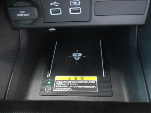 シビック ｅ：ＨＥＶ　ワンオーナー車　ホンダコネクトディスプレイ　リアカメラ　フルセグＴＶ　左右シートヒーター　フルオートエアコン　ＥＴＣ車載器　ドライブレコーダー　盗難防止システム　クリアランスソナー　地デジフルセグ（13枚目）