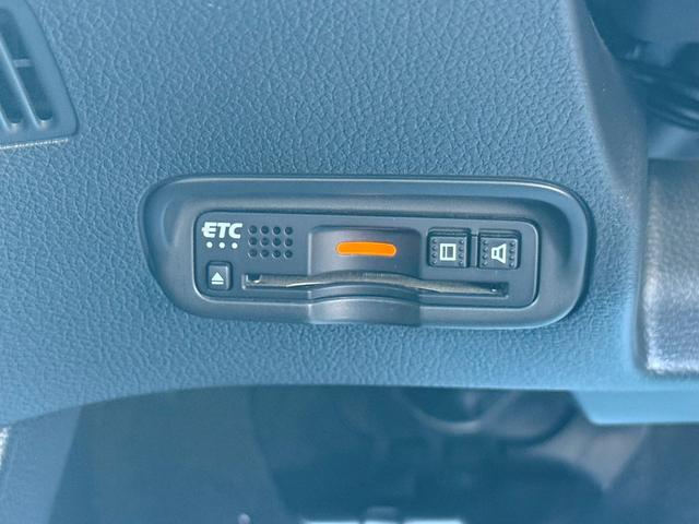 ヴェゼル Ｘ・ホンダセンシング　純正メモリーナビゲーション　純正アルミホイール　ＥＴＣ車載器　ＬＥＤヘッドライト　キーレス　フルオートエアコン　クルーズコントロール　Ｒカメラ　Ｗエアバッグ　盗難防止　ＬＥＤランプ　衝突軽減ブレ－キ（11枚目）