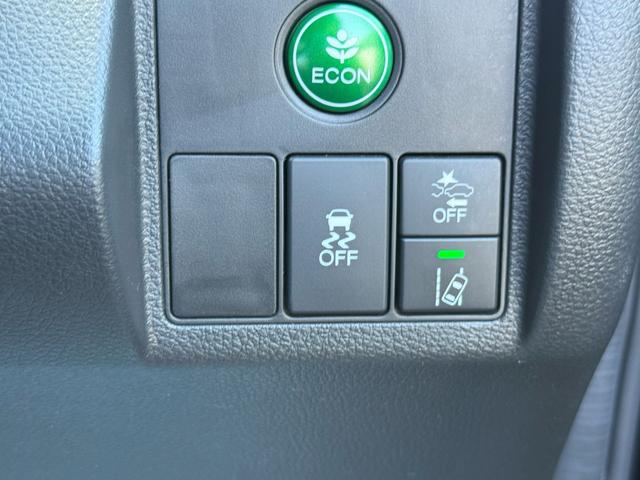ヴェゼル Ｘ・ホンダセンシング　純正メモリーナビゲーション　純正アルミホイール　ＥＴＣ車載器　ＬＥＤヘッドライト　キーレス　フルオートエアコン　クルーズコントロール　Ｒカメラ　Ｗエアバッグ　盗難防止　ＬＥＤランプ　衝突軽減ブレ－キ（12枚目）
