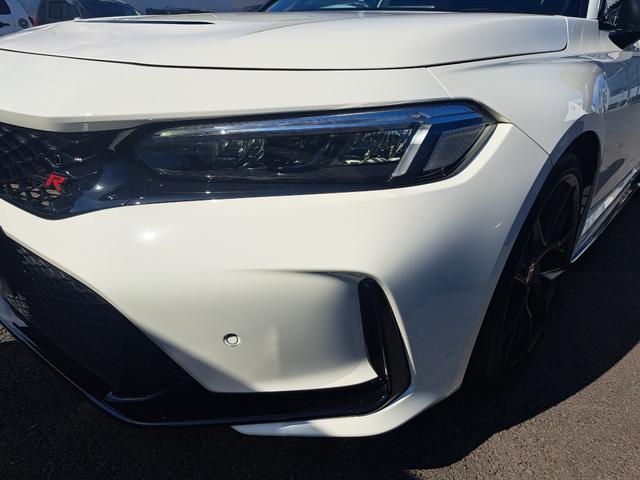 シビック タイプR ワンオーナー車 ホンダ純正コネクトナビゲーション ETC バックカメラ 純正アルミホイール スマートキー LEDヘッドライト 衝突軽減ブレーキ ブレーキホールド TVナビ フルセグテレビ LEDランプ(19枚目)