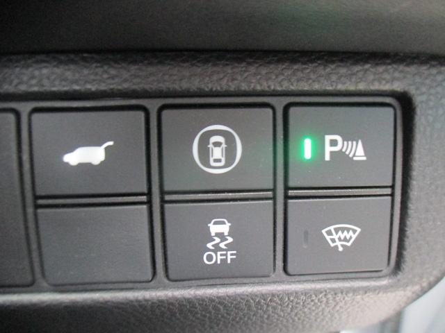 ヴェゼル ｅ：ＨＥＶＺ　ワンオーナー車　ホンダコネクトディスプレイ　リアカメラ　フルセグＴＶ　フルオートエアコン　左右シートヒーター　純正アルミホイール　ＬＥＤヘッドライト　スマートキー　衝突回避支援ブレーキ機能　１オナ（10枚目）