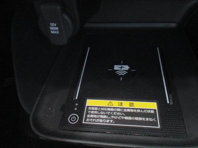 ヴェゼル ｅ：ＨＥＶＺ　ワンオーナー車　ホンダコネクトディスプレイ　リアカメラ　フルセグＴＶ　フルオートエアコン　左右シートヒーター　純正アルミホイール　ＬＥＤヘッドライト　スマートキー　衝突回避支援ブレーキ機能　１オナ（15枚目）