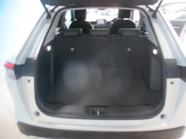 ヴェゼル ｅ：ＨＥＶＺ　ワンオーナー車　ホンダコネクトディスプレイ　リアカメラ　フルセグＴＶ　フルオートエアコン　左右シートヒーター　純正アルミホイール　ＬＥＤヘッドライト　スマートキー　衝突回避支援ブレーキ機能　１オナ（16枚目）