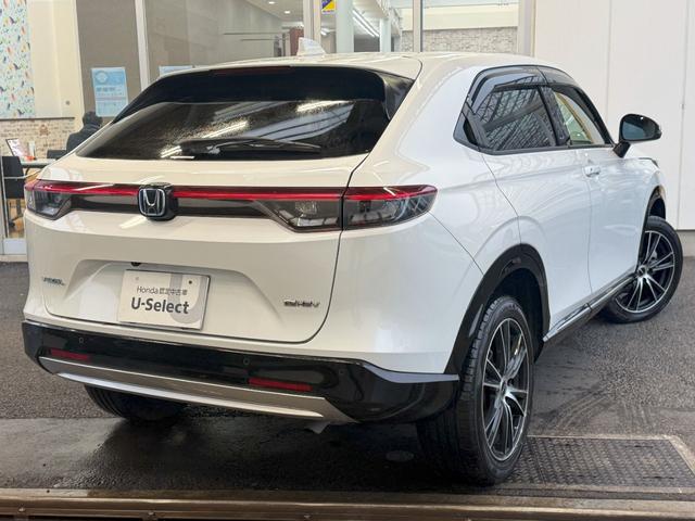 ヴェゼル ｅ：ＨＥＶＺ　純正メモリーナビゲーション　ＥＴＣ車載器　純正前後ドライブレコーダー　パワーテールゲート　ハンドルヒーター　パーキングセンサー　盗難防止装置　ドラレコ付き　Ｒカメラ　記録簿　フルセグテレビ　Ｐセンサー（2枚目）