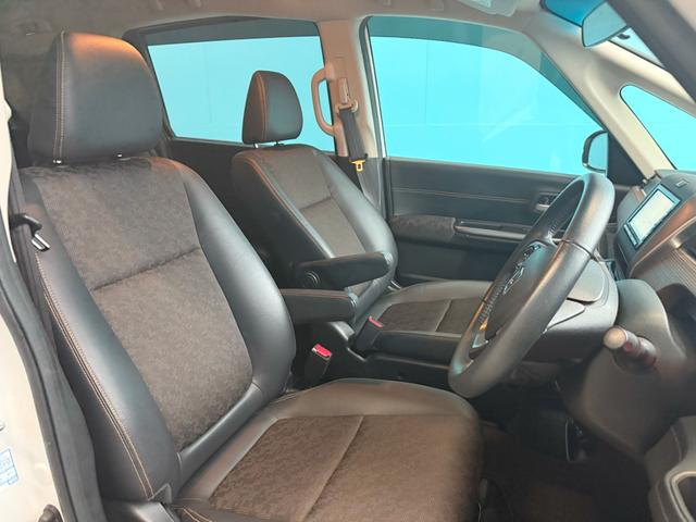 フリードハイブリッド ハイブリッド・クロスターホンダセンシング 純正メモリーナビゲーション バックカメラ ETC スマートキー LEDヘッドライト LEDフォグライト 前後ドライブレコーダー 純正アルミホイール 両側Pスライドドア USB DVD再生可能 ABS(3枚目)