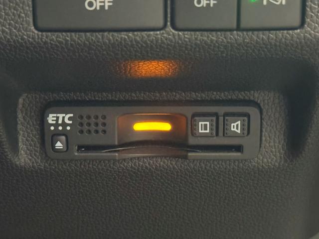 フリードハイブリッド ハイブリッド・クロスターホンダセンシング 純正メモリーナビゲーション バックカメラ ETC スマートキー LEDヘッドライト LEDフォグライト 前後ドライブレコーダー 純正アルミホイール 両側Pスライドドア USB DVD再生可能 ABS(13枚目)