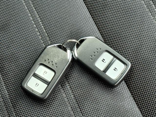 ＣＲ－Ｖハイブリッド ｅ：ＨＥＶＥＸ　ワンオーナー　純正メモリーナビゲーション　フルセグＴＶ　Ｂｌｕｅｔｏｏｔｈ接続　バックカメラ　ＥＴＣ　純正ドライブレコーダー　電動シート　ＬＥＤヘッドライト　ＤＶＤ再生　１オーナー　運転席パワーシート（14枚目）