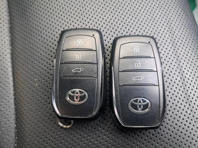 ハリアー Ｚレザーパッケージ　純正ナビゲーション　３６０度カメラ　ＥＴＣ　モデリスタフルエアロ　純正アルミホイール　ＬＥＤヘッドライト　スマートキーシートエアコン　シートヒーター　純正前後ドライブレコーダー　ローダウン　クリソナ（19枚目）