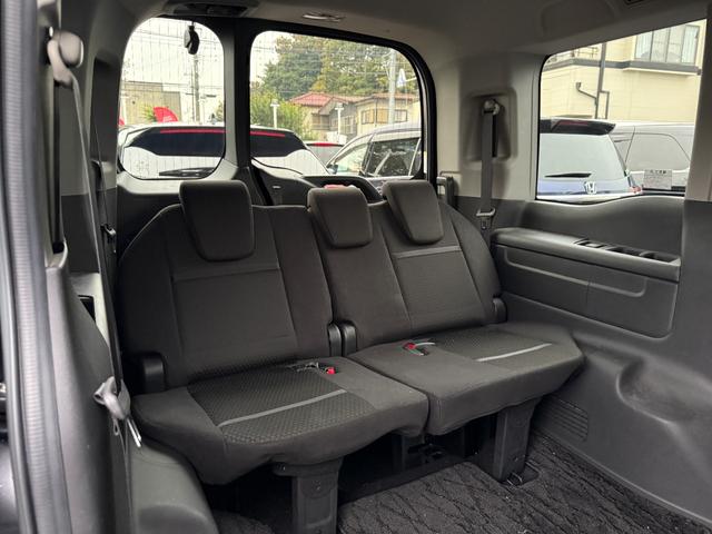 ステップワゴンスパーダ ｅ：ＨＥＶスパーダＧホンダセンシング　ワンオーナー　純正メモリーナビゲーション　フルセグＴＶ　Ｂｌｕｅｔｏｏｔｈ接続　バックカメラ　ＥＴＣ　純正ドライブレコーダー　ＬＥＤヘッドライト　ウォークスルー　ＬＥＤライト　セキュリティアラーム（5枚目）