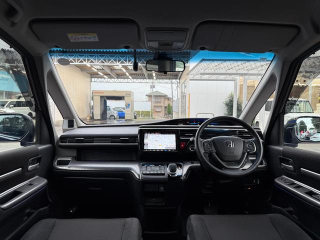 ステップワゴンスパーダ ｅ：ＨＥＶスパーダＧホンダセンシング　ワンオーナー　純正メモリーナビゲーション　フルセグＴＶ　Ｂｌｕｅｔｏｏｔｈ接続　バックカメラ　ＥＴＣ　純正ドライブレコーダー　ＬＥＤヘッドライト　ウォークスルー　ＬＥＤライト　セキュリティアラーム（6枚目）