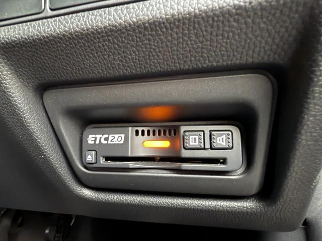 ステップワゴンスパーダ ｅ：ＨＥＶスパーダＧホンダセンシング　ワンオーナー　純正メモリーナビゲーション　フルセグＴＶ　Ｂｌｕｅｔｏｏｔｈ接続　バックカメラ　ＥＴＣ　純正ドライブレコーダー　ＬＥＤヘッドライト　ウォークスルー　ＬＥＤライト　セキュリティアラーム（12枚目）