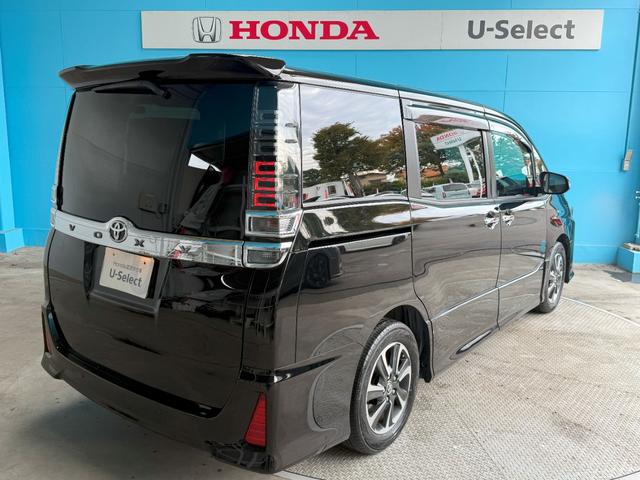 ヴォクシー ＺＳ煌ＩＩ　純正メモリーナビ、フリップダウンモニター、前後ドライブレコーダー、バックカメラ、純正アルミホイール、衝突軽減ブレーキ、両側電動スライドドア　スマートキー・プッシュスタート　バックガイドモニター　ＶＳＣ（2枚目）