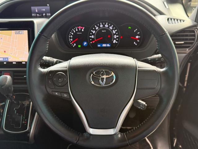 ヴォクシー ＺＳ煌ＩＩ　純正メモリーナビ、フリップダウンモニター、前後ドライブレコーダー、バックカメラ、純正アルミホイール、衝突軽減ブレーキ、両側電動スライドドア　スマートキー・プッシュスタート　バックガイドモニター　ＶＳＣ（7枚目）