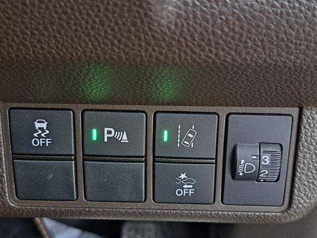 N-WGN Lホンダセンシング 純正メモリーナビゲーション バックカメラ ETC 純正前方ドライブレコーダー スマートキー 障害物センサー フルオートエアコン フルセグTV Bモニタ 誤発進抑制 シートヒータ DVD 横滑り防止機能(12枚目)