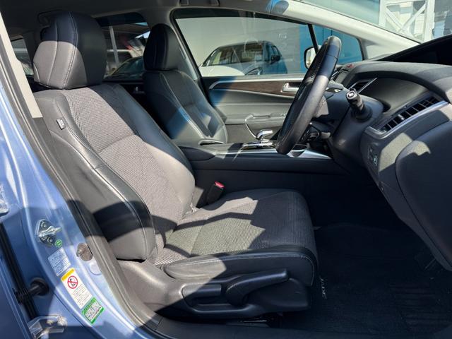 ジェイド ハイブリッドX ワンオーナー 純正ナビゲーション フルセグTV Bluetooth接続 バックカメラ ETC LEDヘッドライト 純正ドライブレコーダー スマキー 地デジフルセグ 踏み間違い防止装置 横滑り防止 AC(3枚目)