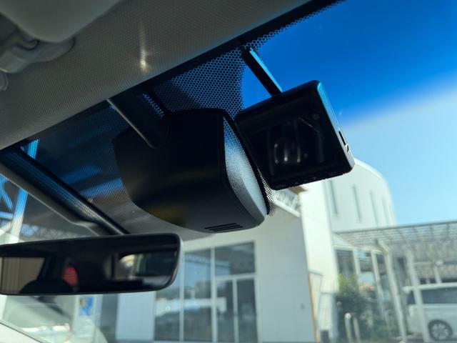 ジェイド ハイブリッドX ワンオーナー 純正ナビゲーション フルセグTV Bluetooth接続 バックカメラ ETC LEDヘッドライト 純正ドライブレコーダー スマキー 地デジフルセグ 踏み間違い防止装置 横滑り防止 AC(13枚目)