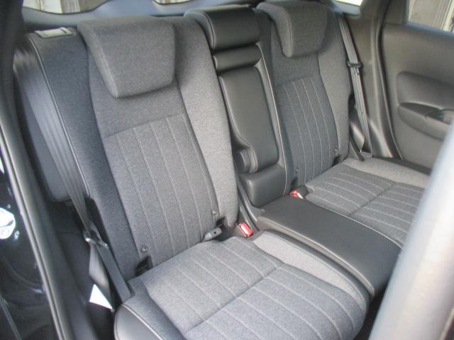 フィット e:HEVホーム 当社登録済未使用車 ナビ装着用スペシャルパッケージ フルオートエアコン LEDヘッドライト ホンダセンシング スマートキー 前後誤発進抑制機能 助手席エアバッグ 運転席エアバッグ 1オナ 禁煙 ABS(5枚目)