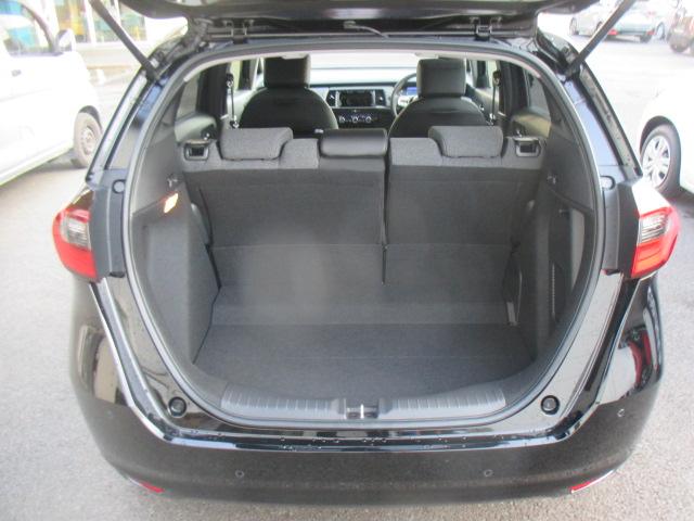 フィット e:HEVホーム 当社登録済未使用車 ナビ装着用スペシャルパッケージ フルオートエアコン LEDヘッドライト ホンダセンシング スマートキー 前後誤発進抑制機能 助手席エアバッグ 運転席エアバッグ 1オナ 禁煙 ABS(10枚目)