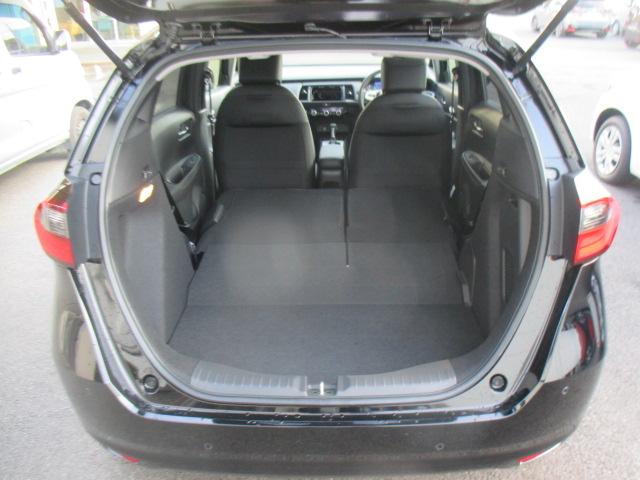 フィット e:HEVホーム 当社登録済未使用車 ナビ装着用スペシャルパッケージ フルオートエアコン LEDヘッドライト ホンダセンシング スマートキー 前後誤発進抑制機能 助手席エアバッグ 運転席エアバッグ 1オナ 禁煙 ABS(11枚目)