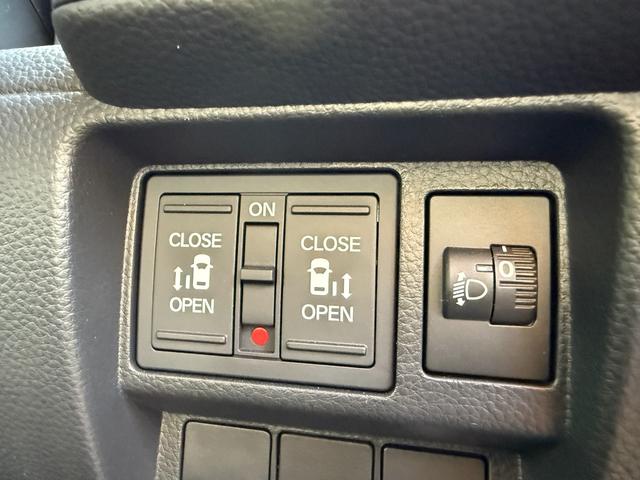 ステップワゴン スパーダ ワンオーナー 純正メモリーナビゲーション フルセグTV Bluetooth接続 バックカメラ ETC LEDヘッドライト 両側電動スライドドア 電動リアゲート キーレスエントリー WAC パワーゲート(15枚目)