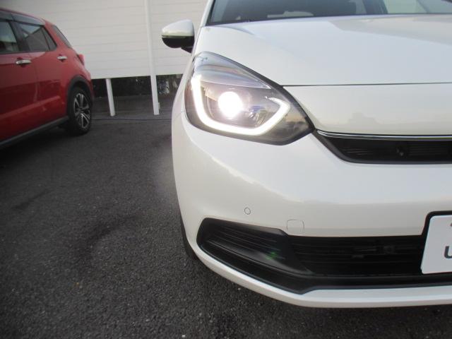 フィット e:HEVホーム 当社登録済未使用車 ナビ装着用スペシャルパッケージ フルオートエアコン LEDヘッドライト ホンダセンシング スマートキー 前後誤発進抑制機能 助手席エアバッグ 運転席エアバッグ 1オナ 禁煙 ABS(12枚目)