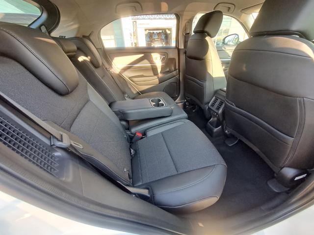 ヴェゼル e:HEVZ 社外メモリーナビゲーション バックカメラ 純正アルミホイール スマートキー LEDヘッドライト LEDフォグライト ハンドルヒーター 前席シートヒーター 衝突回避支援ブレーキ機能 スマキ Pトランク(6枚目)