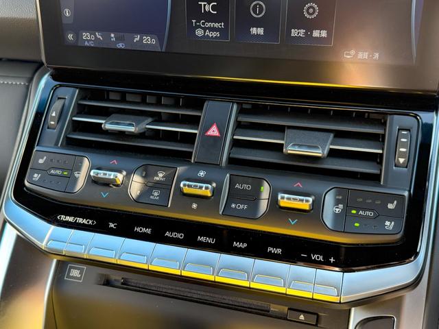 ランドクルーザー ＧＲスポーツ　純正メモリーナビゲーション　パワーテールゲート　サンルーフ　電動シート　シートエアコン　シートヒーター　ハンドルヒーター　クールボックス　ＥＴＣ車載器　キーフリー　デュアルエアコン　ナビＴＶ　ＬＥＤ（9枚目）