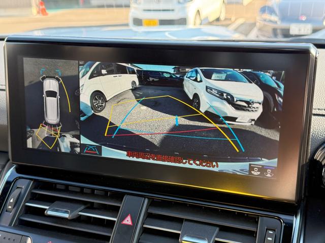 ランドクルーザー ＧＲスポーツ　純正メモリーナビゲーション　パワーテールゲート　サンルーフ　電動シート　シートエアコン　シートヒーター　ハンドルヒーター　クールボックス　ＥＴＣ車載器　キーフリー　デュアルエアコン　ナビＴＶ　ＬＥＤ（11枚目）