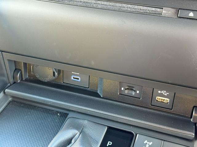 ランドクルーザー ＧＲスポーツ　純正メモリーナビゲーション　パワーテールゲート　サンルーフ　電動シート　シートエアコン　シートヒーター　ハンドルヒーター　クールボックス　ＥＴＣ車載器　キーフリー　デュアルエアコン　ナビＴＶ　ＬＥＤ（24枚目）