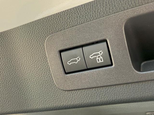 ランドクルーザー ＧＲスポーツ　純正メモリーナビゲーション　パワーテールゲート　サンルーフ　電動シート　シートエアコン　シートヒーター　ハンドルヒーター　クールボックス　ＥＴＣ車載器　キーフリー　デュアルエアコン　ナビＴＶ　ＬＥＤ（27枚目）