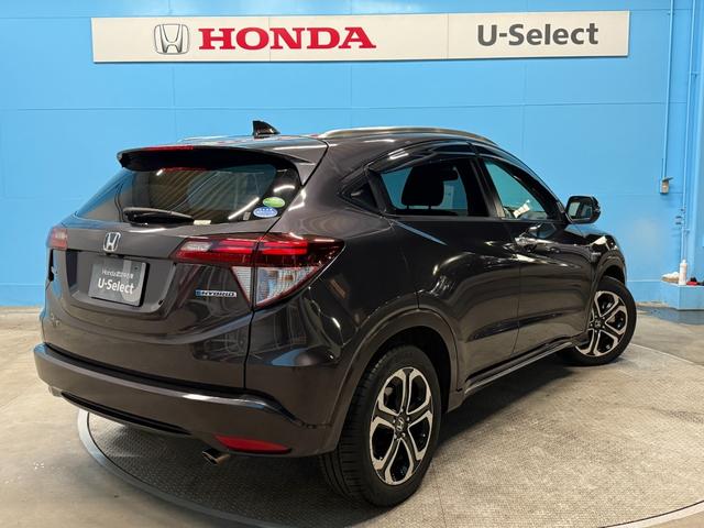 ヴェゼル ハイブリッドＺ・ホンダセンシング　純正メモリーナビゲーション　フルセグＴＶ　Ｂｌｕｅｔｏｏｔｈ接続　バックカメラ　ＥＴＣ　ＬＥＤヘッドライト　純正ドライブレコーダー　レーダーサポート　ＤＶＤ再生機能　横滑り防止システム　盗難防止装置（2枚目）