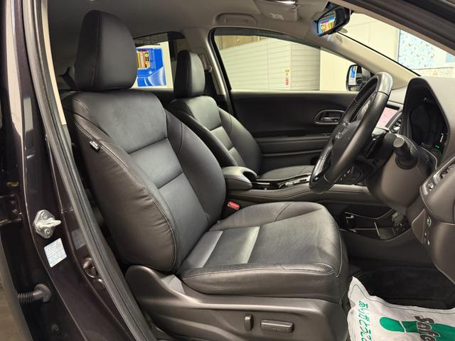 ヴェゼル ハイブリッドＺ・ホンダセンシング　純正メモリーナビゲーション　フルセグＴＶ　Ｂｌｕｅｔｏｏｔｈ接続　バックカメラ　ＥＴＣ　ＬＥＤヘッドライト　純正ドライブレコーダー　レーダーサポート　ＤＶＤ再生機能　横滑り防止システム　盗難防止装置（3枚目）