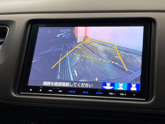 ヴェゼル ハイブリッドＺ・ホンダセンシング　純正メモリーナビゲーション　フルセグＴＶ　Ｂｌｕｅｔｏｏｔｈ接続　バックカメラ　ＥＴＣ　ＬＥＤヘッドライト　純正ドライブレコーダー　レーダーサポート　ＤＶＤ再生機能　横滑り防止システム　盗難防止装置（9枚目）