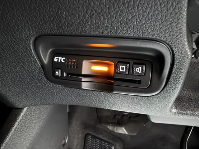 ヴェゼル ハイブリッドＺ・ホンダセンシング　純正メモリーナビゲーション　フルセグＴＶ　Ｂｌｕｅｔｏｏｔｈ接続　バックカメラ　ＥＴＣ　ＬＥＤヘッドライト　純正ドライブレコーダー　レーダーサポート　ＤＶＤ再生機能　横滑り防止システム　盗難防止装置（11枚目）