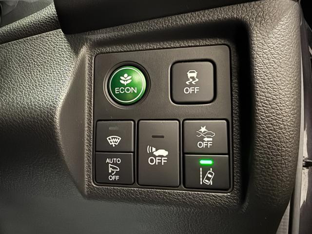 ヴェゼル ハイブリッドＺ・ホンダセンシング　純正メモリーナビゲーション　フルセグＴＶ　Ｂｌｕｅｔｏｏｔｈ接続　バックカメラ　ＥＴＣ　ＬＥＤヘッドライト　純正ドライブレコーダー　レーダーサポート　ＤＶＤ再生機能　横滑り防止システム　盗難防止装置（13枚目）