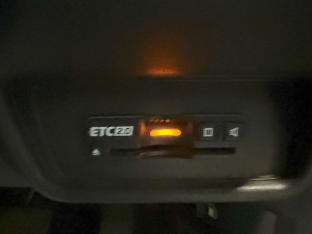 オデッセイハイブリッド ハイブリッドアブソルート・ＥＸホンダセンシング　メーカー装着メモリーナビゲーション　３６０度マルチビューカメラ　シートヒーターＥＴＣ　後席モニター　ＨＤＭＩ接続　スマートキー　パワーシート　衝突被害軽減Ｓ　Ｂカメラ　ＰＷシート　ＬＥＤライト　ＵＳＢ（14枚目）