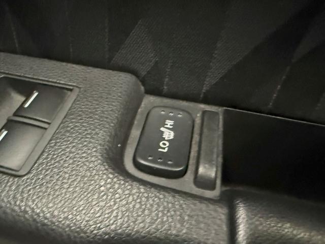 オデッセイハイブリッド ハイブリッドアブソルート・ＥＸホンダセンシング　メーカー装着メモリーナビゲーション　３６０度マルチビューカメラ　シートヒーターＥＴＣ　後席モニター　ＨＤＭＩ接続　スマートキー　パワーシート　衝突被害軽減Ｓ　Ｂカメラ　ＰＷシート　ＬＥＤライト　ＵＳＢ（20枚目）