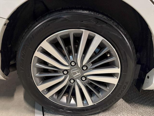 オデッセイハイブリッド ハイブリッドアブソルート・ＥＸホンダセンシング　メーカー装着メモリーナビゲーション　３６０度マルチビューカメラ　シートヒーターＥＴＣ　後席モニター　ＨＤＭＩ接続　スマートキー　パワーシート　衝突被害軽減Ｓ　Ｂカメラ　ＰＷシート　ＬＥＤライト　ＵＳＢ（25枚目）